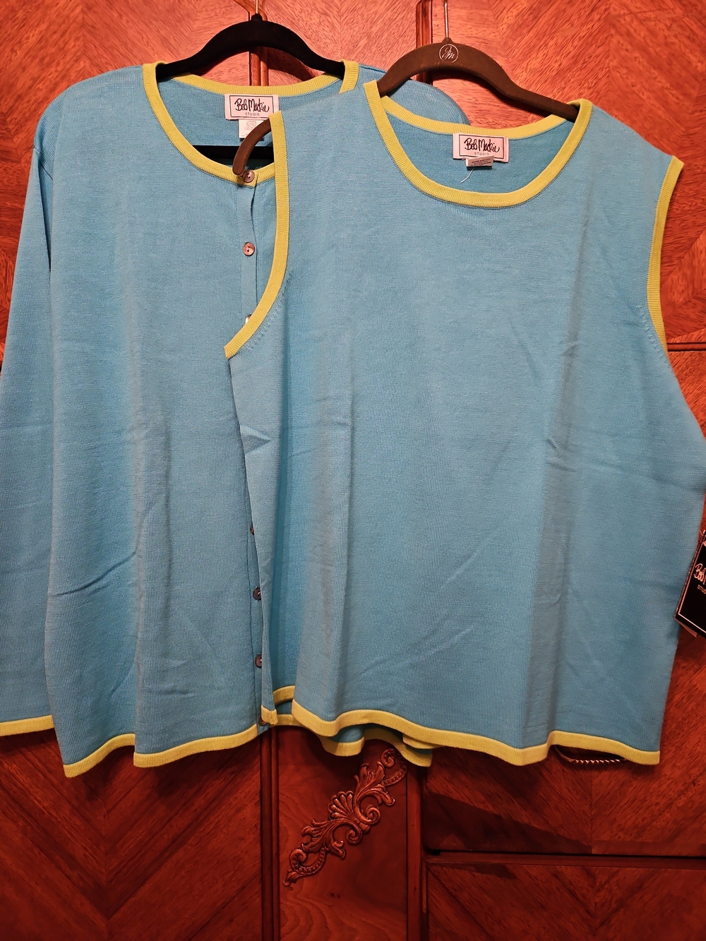 Bob Mackie Size XL 2 Piece  Blue Sleeveless Top & Cardigan Set with Yellow Trim